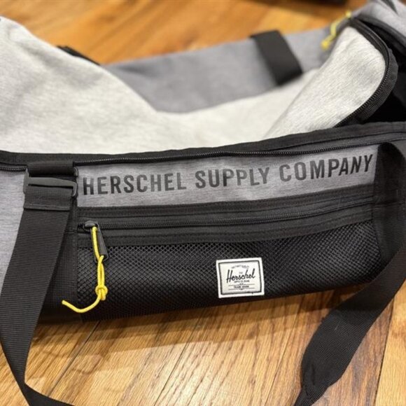 Herschel Supply Company Duffel Bag - Picture 1 of 7